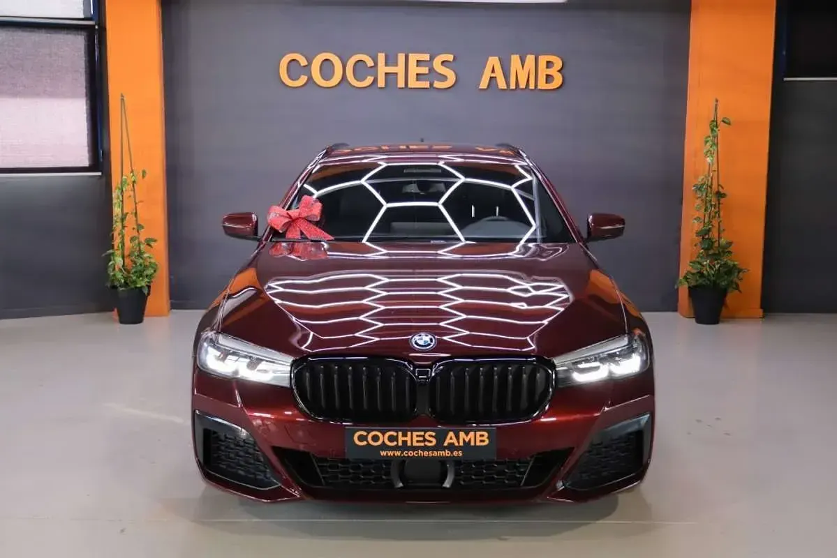 Usado BMW 530e M Sport 292 CV (214 kW) 2021 Granate Familiar