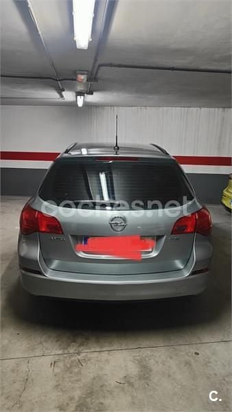 Usado Opel Astra Sportive 125 CV (91 kW) 2011 Gris / plata Familiar