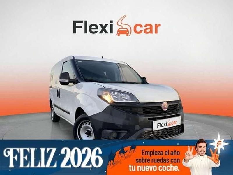 Blanco Usado 2018 Fiat Doblò Easy Monovolumen | 6490 € (Super precio) - Imagen 1/4