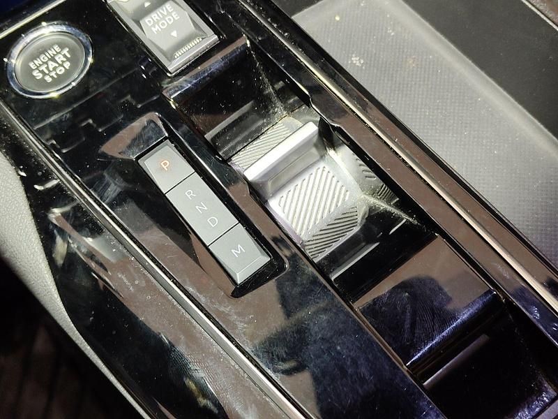 Usado Peugeot 5008 Allure 130 CV (95 kW) 2023 Gris SUV