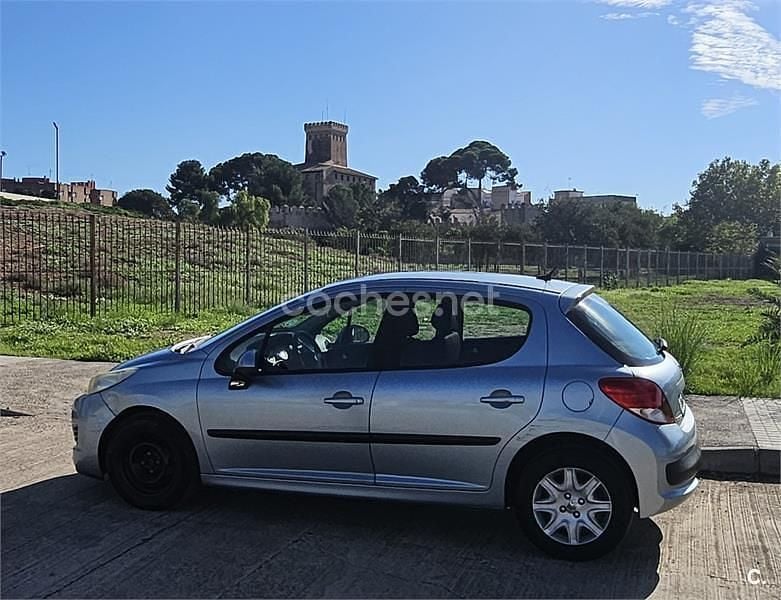 Gris / plata Usado 2010 Peugeot 207 Berlina | 3750 € (Precio justo) - Imagen 1/4