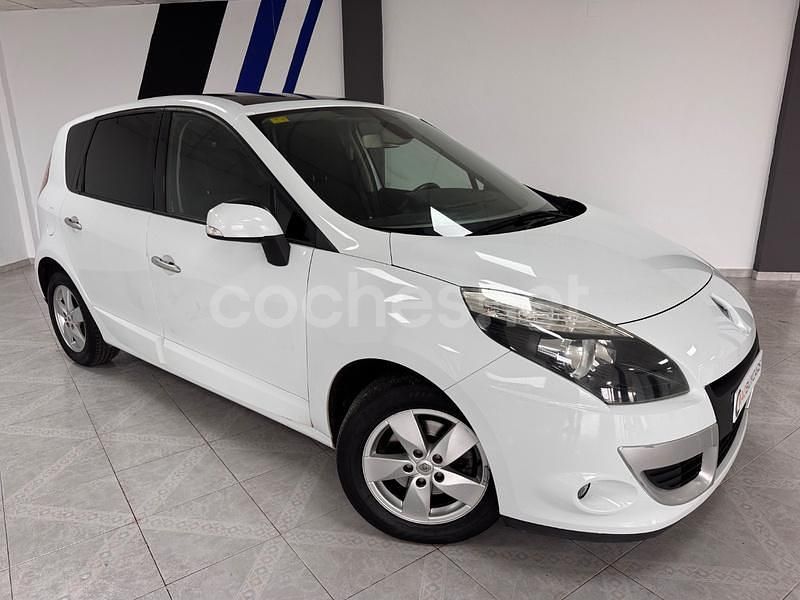 Usado Renault Scénic III Dynamique 110 CV (80 kW) 2011 Blanco Monovolumen