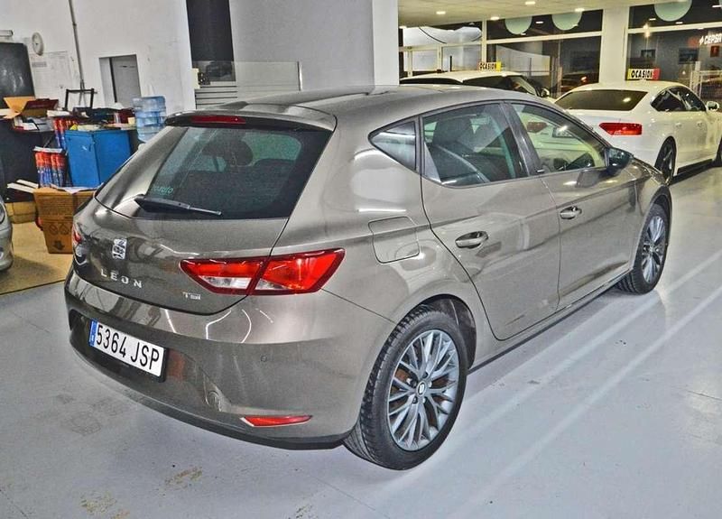 Begagnad Seat Leon Style 150 HK (110 kW) 2016 Brun Halvkombi