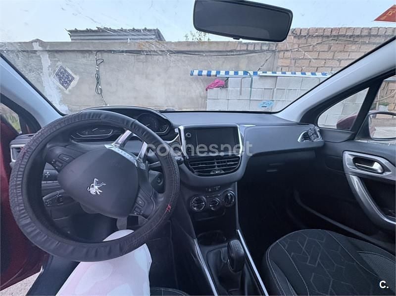Usado Peugeot 2008 Active 82 HP (60 kW) 2017 Vermelho SUV
