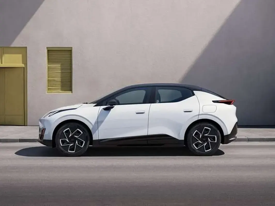 Nuevo Lynk & Co 02 200 kW (272 CV) 2025 Blanco SUV