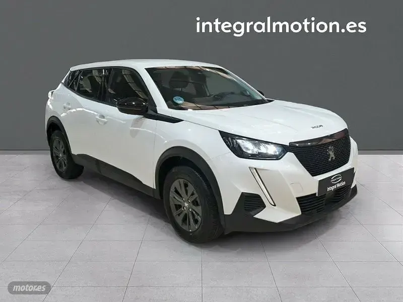 Usado Peugeot 2008 Active 110 CV (80 kW) 2022 Blanco SUV