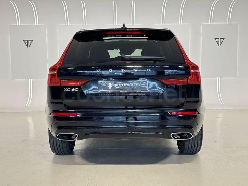 Usado Volvo XC60 R-Design 235 CV (172 kW) 2018 Negro SUV