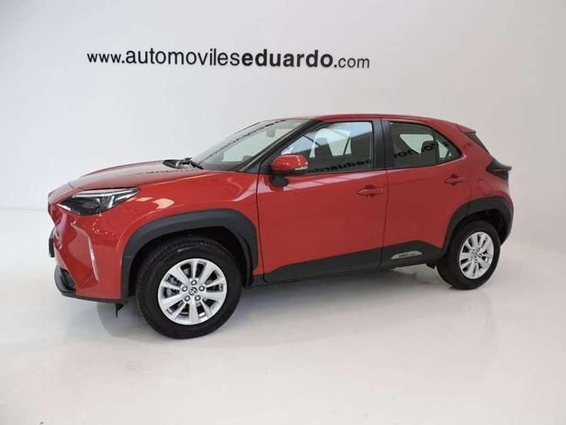 Usado Toyota Yaris Cross Business Edition 116 CV (85 kW) 2022 Rojo SUV