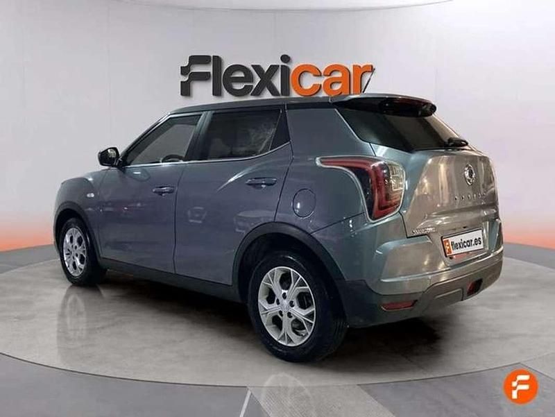 Usado Ssangyong (KGM) Tivoli 128 CV (94 kW) 2022 Gris SUV