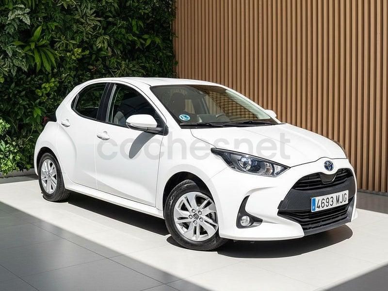 Usado Toyota Yaris Hybrid Business Edition 116 CV (85 kW) 2023 Blanco Berlina