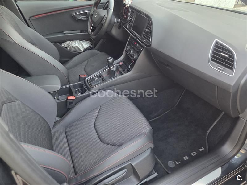 Usado Seat Leon FR 150 CV (110 kW) 2020 Gris / plata Berlina