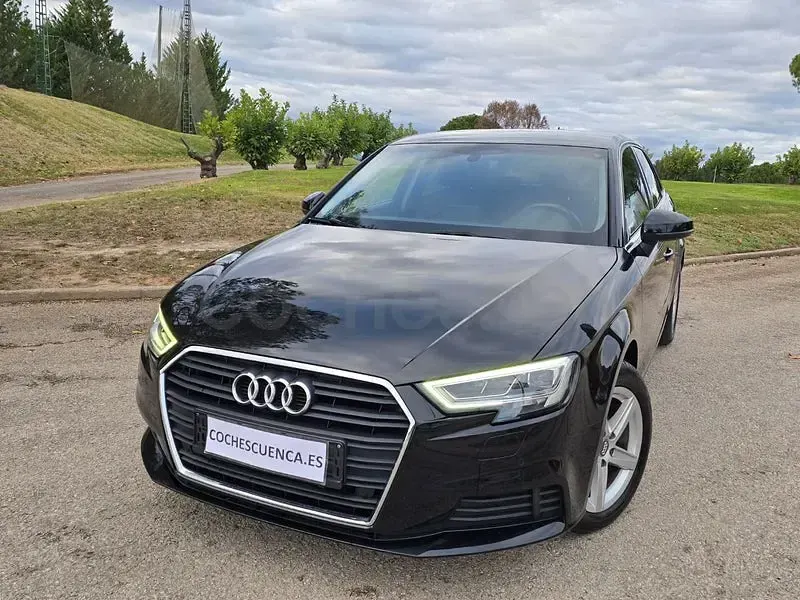 Usado Audi A3 Design 131 CV (96 kW) 2020 Negro Berlina