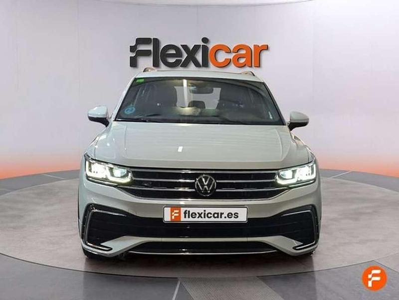 Begagnad VW Tiguan R-line 150 HK (110 kW) 2022 Vit SUV