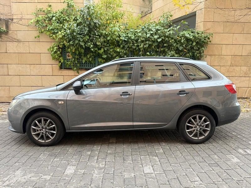 Usado Seat Ibiza ST Reference 90 CV (66 kW) 2015 Gris / plata Familiar
