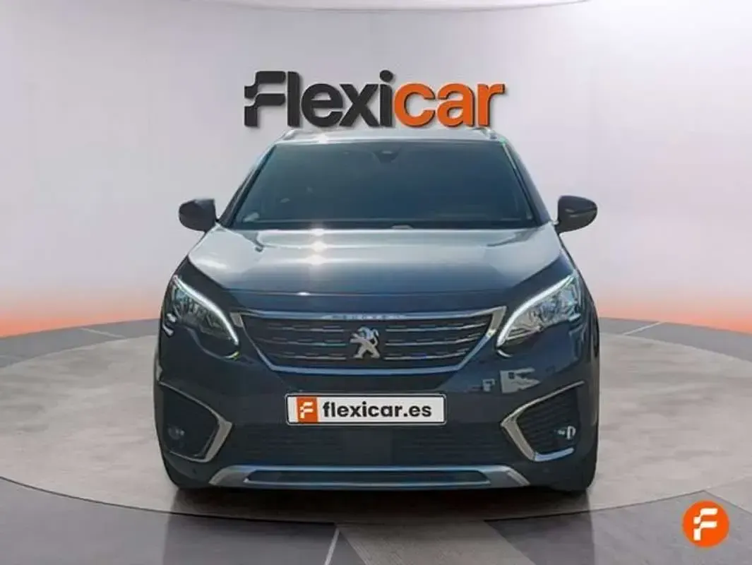 Usado Peugeot 5008 Allure 120 HP (88 kW) 2018 Azul SUV