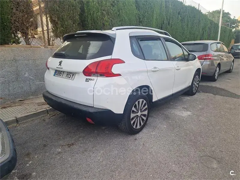 Usado Peugeot 2008 Active 92 CV (67 kW) 2013 Blanco SUV