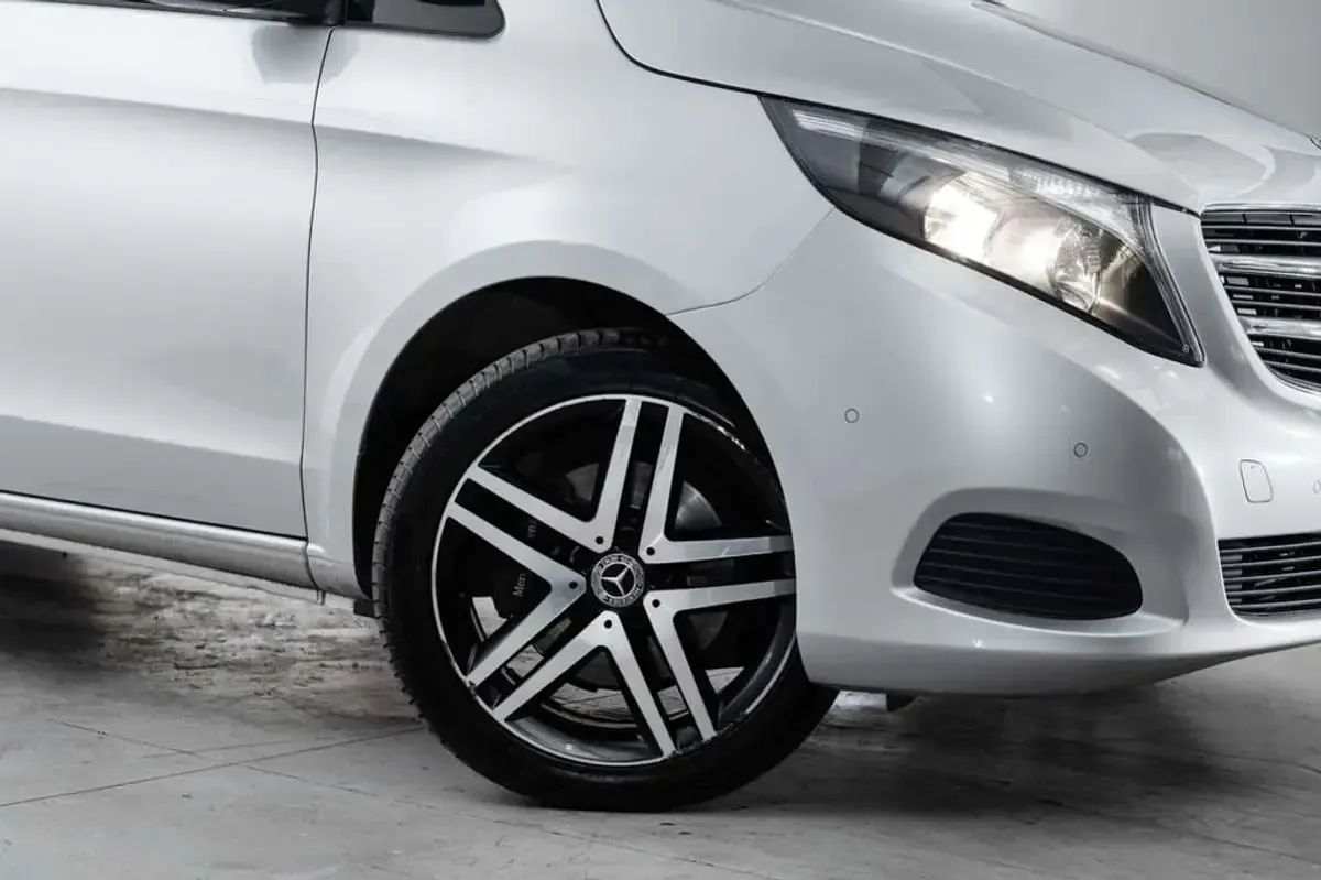 Usado Mercedes V250 Avantgarde 204 CV (150 kW) 2018 Gris / plata Monovolumen
