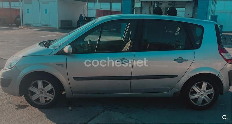 Gris / plata Usado 2006 Renault Scénic II Dynamique Monovolumen | 2000 € (Buen precio) - Imagen 1/4