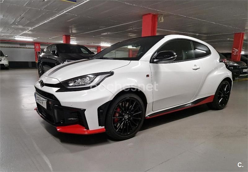 Usado Toyota Yaris 280 CV (205 kW) 2024 Blanco Berlina