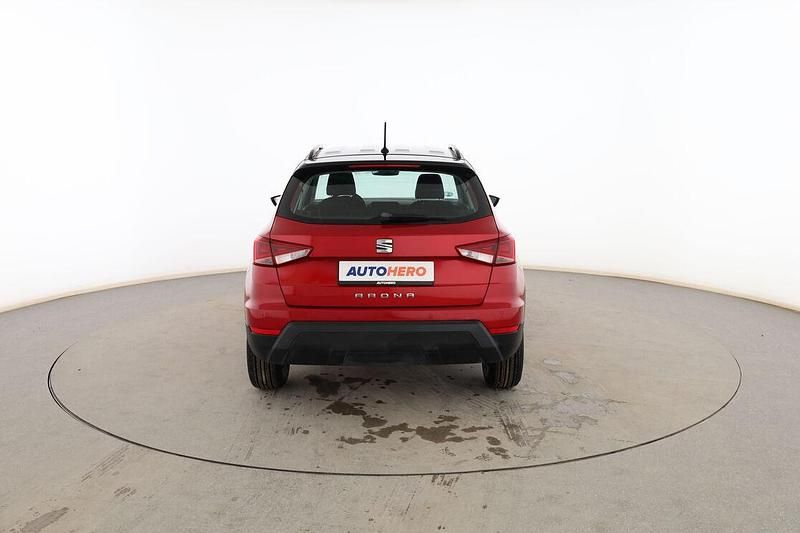 Usado Seat Arona Style 115 CV (84 kW) 2018 Rojo SUV