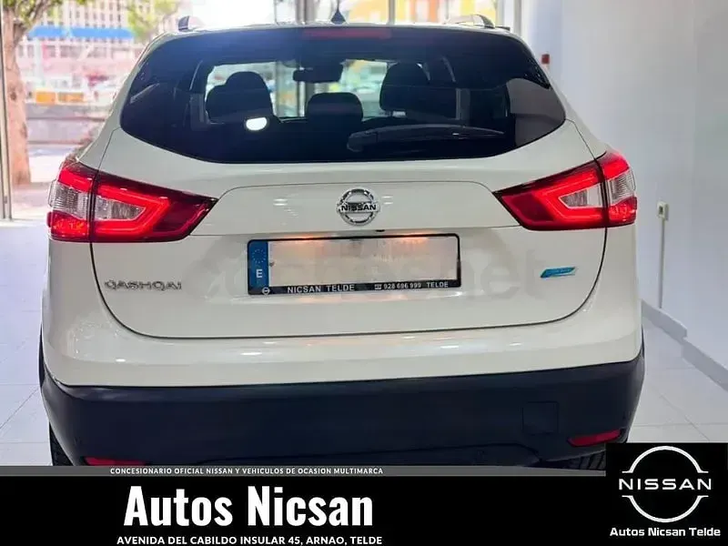 Usado Nissan Qashqai N-Connecta 110 CV (80 kW) 2015 Blanco SUV