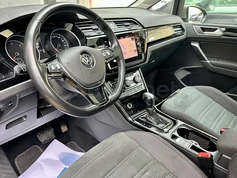 Usado VW Touran Sportline 110 CV (80 kW) 2016 Beige Monovolumen