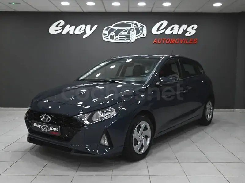 Usado Hyundai i20 100 CV (73 kW) 2023 Gris / plata Utilitario