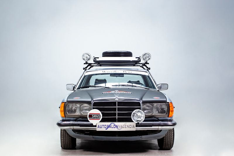 Usado Mercedes 280 185 CV (136 kW) 1977 Azul