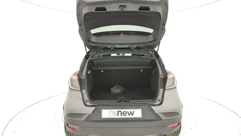 Usado Renault Captur Techno 100 CV (73 kW) 2025 Gris SUV