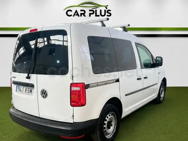 Usado VW Caddy Trendline 122 CV (89 kW) 2018 Blanco Monovolumen