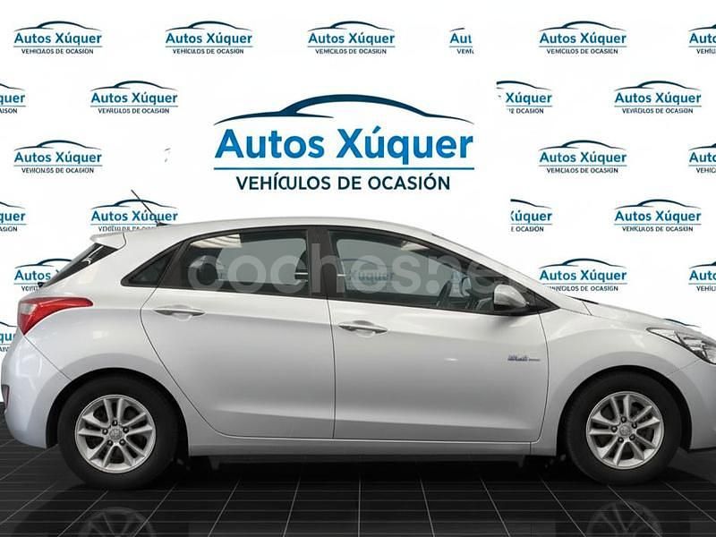 Usado Hyundai i30 Style 135 CV (99 kW) 2014 Gris / plata Berlina