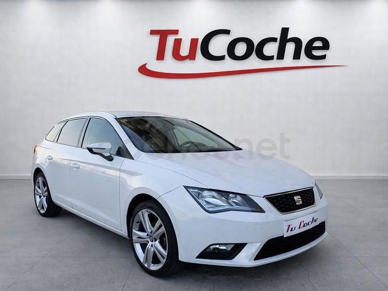 Usado Seat Leon Reference 105 CV (77 kW) 2014 Blanco Familiar