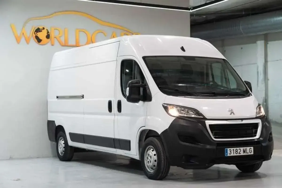 Usado Peugeot Boxer S 140 CV (102 kW) 2023 Blanco Van