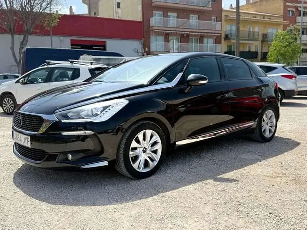 Usado DS Automobiles DS5 Style 120 CV (88 kW) 2017 Negro Utilitario