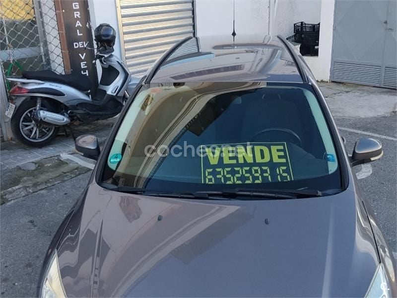 Usado Ford Focus Trend 100 CV (73 kW) 2014 Beige Familiar