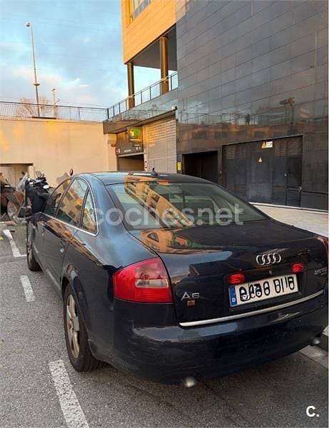 Usado Audi A6 180 CV (132 kW) 2003 Azul Berlina