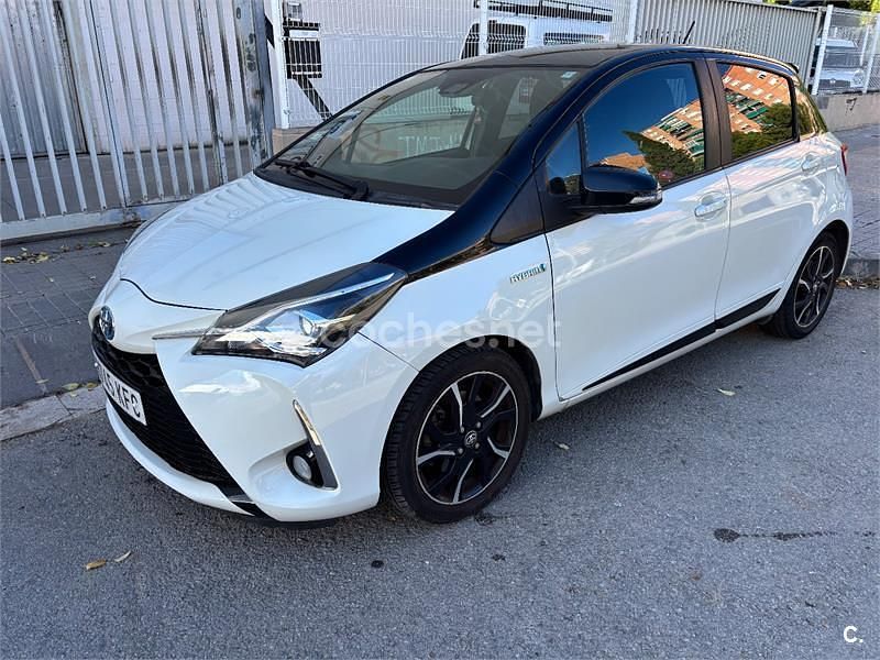 Blanco Usado 2017 Toyota Yaris Hybrid Advance Berlina | 13.200 € (Precio justo) - Imagen 1/4