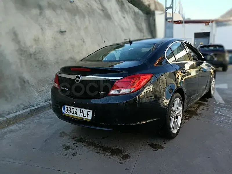 Usado Opel Insignia Sport 130 CV (95 kW) 2011 Negro Berlina