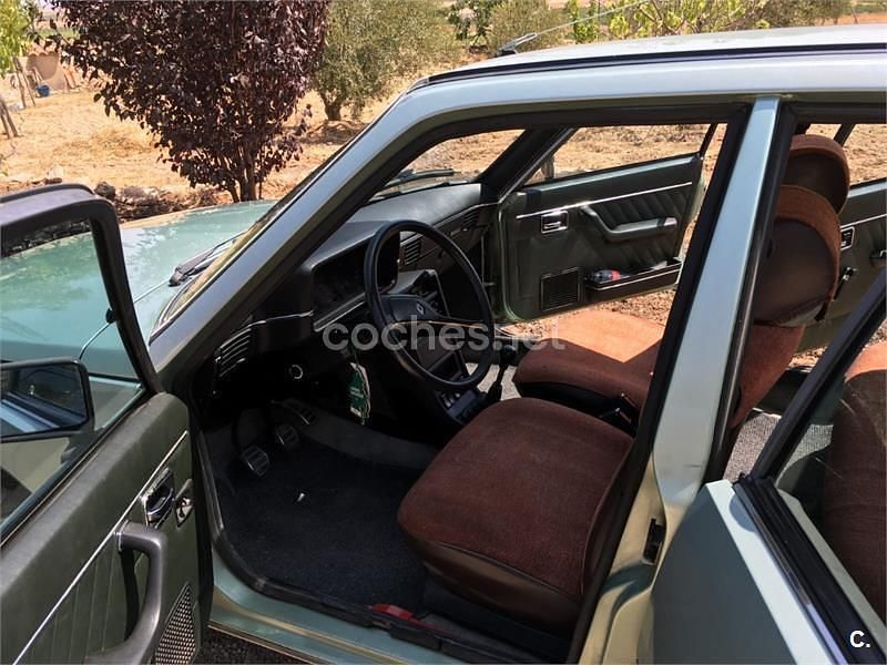 Begagnad Renault R18 83 HK (61 kW) 1986 Grön Kombi