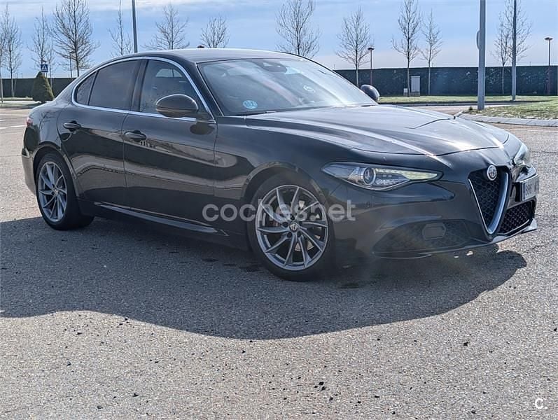Usado Alfa Romeo Giulia Super 180 CV (132 kW) 2016 Negro Berlina