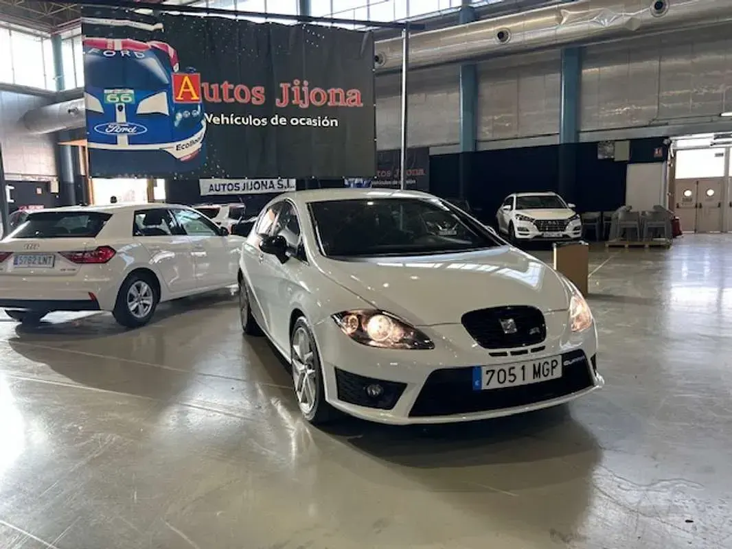 Usado Seat Leon CUPRA 265 CV (194 kW) 2011 Blanco Utilitario