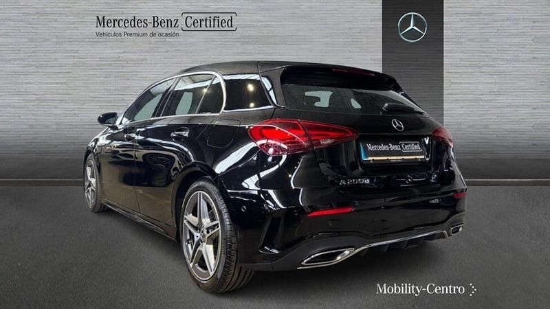Usado Mercedes A200 AMG line 150 CV (110 kW) 2024 Negro noche Utilitario
