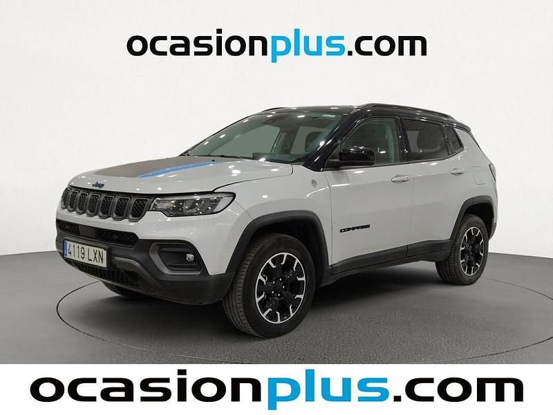 Plateado Usado 2022 Jeep Compass Trailhawk SUV | 20.446 € (Precio justo) - Imagen 1/4
