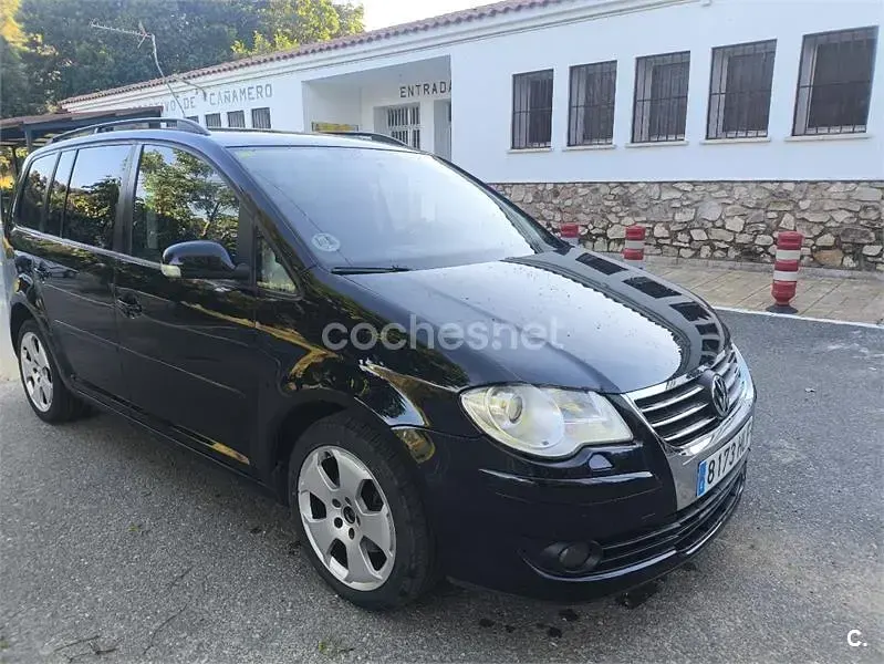 Usado VW Touran Highline 140 CV (102 kW) 2008 Negro Monovolumen