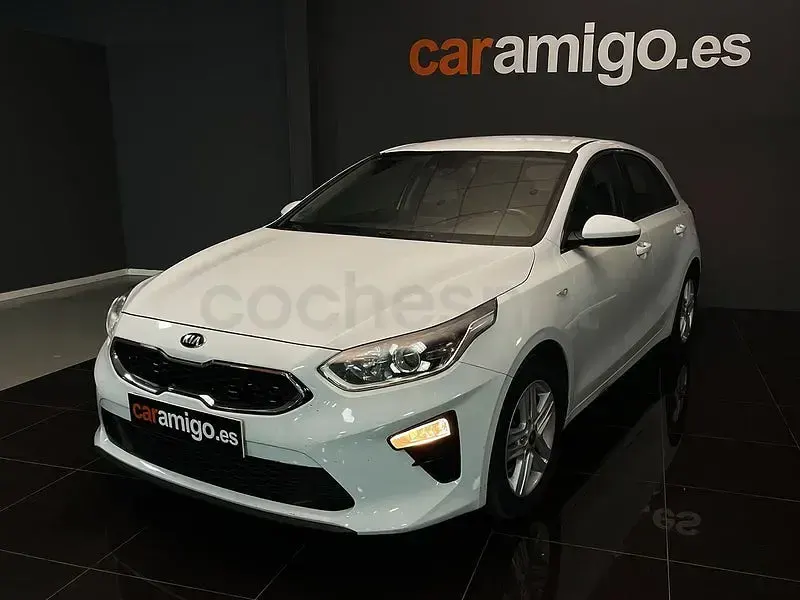 Usado Kia Ceed 115 CV (84 kW) 2019 Blanco Utilitario