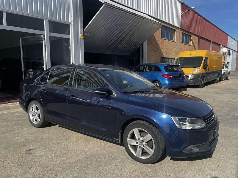 Usado VW Jetta Advance 140 CV (102 kW) 2013 Azul Utilitario