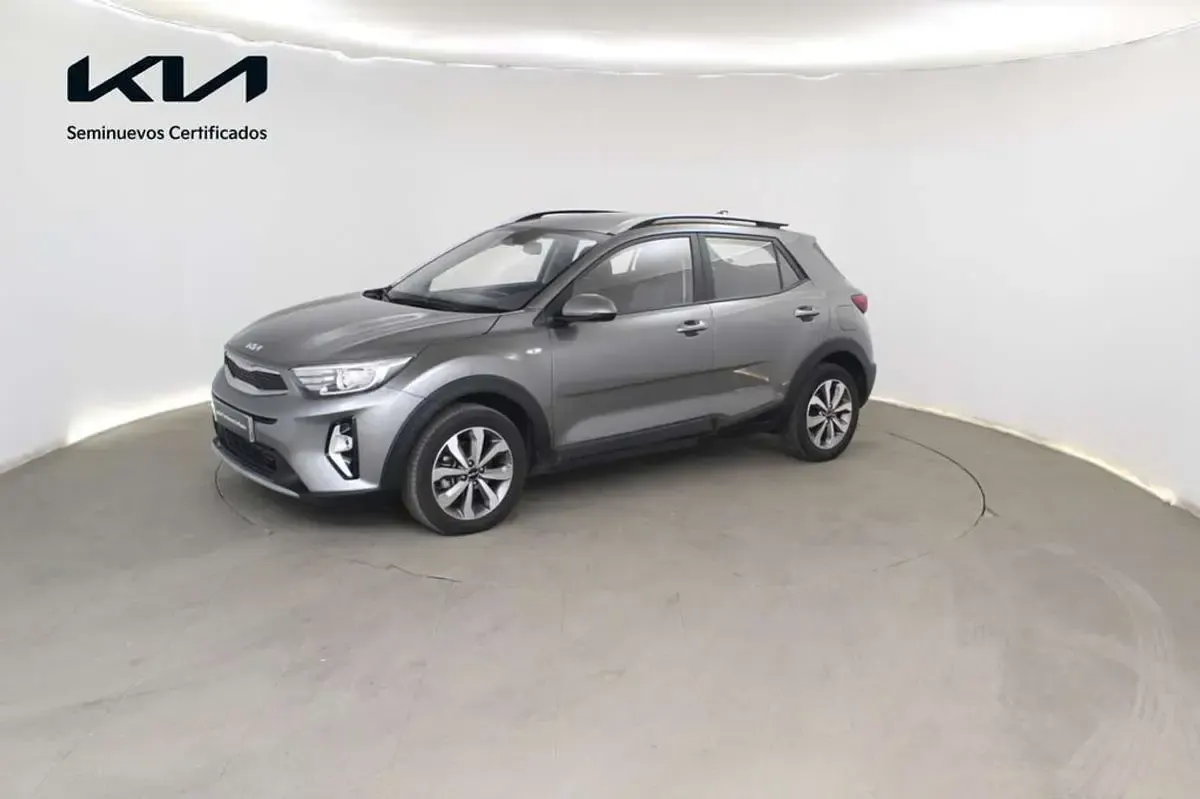 Usado Kia Stonic 114 CV (83 kW) 2025 Gris SUV