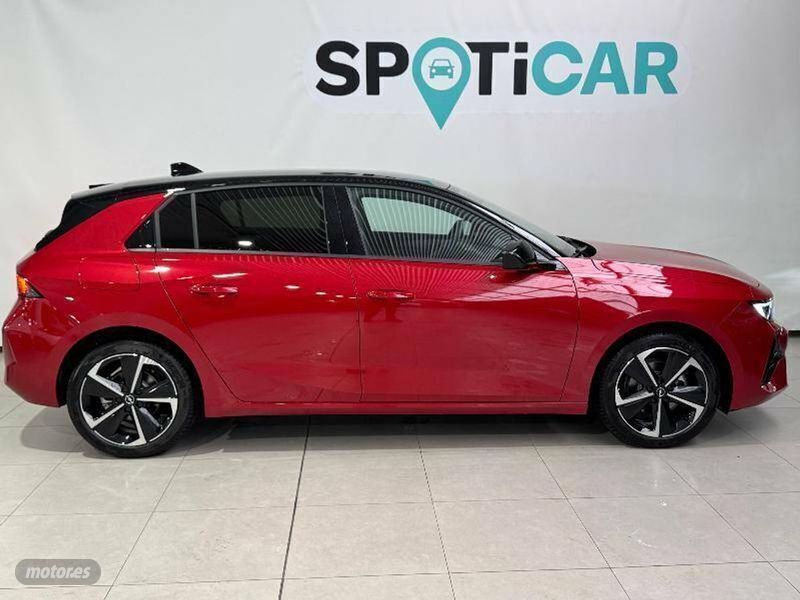 Usado Opel Astra 130 CV (95 kW) 2025 Rojo Familiar