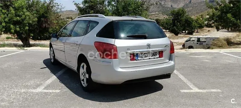 Usado Peugeot 407 Sport 136 CV (100 kW) 2009 Blanco Familiar