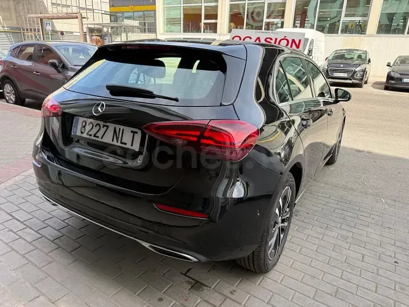 Usado Mercedes A180 136 CV (100 kW) 2023 Negro Berlina